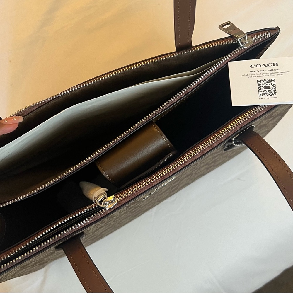 Authentic Coach Tote - Picture 9 of 9